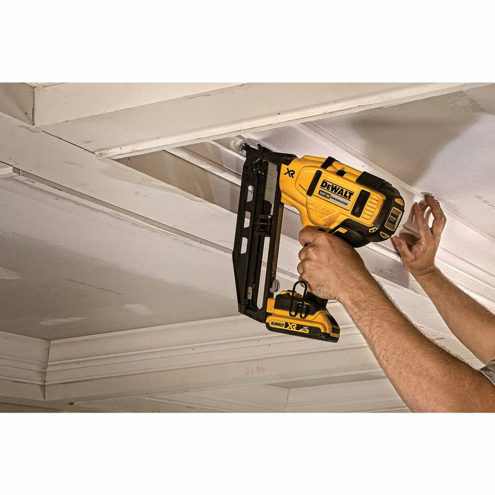 DeWALT DCN660NT-XJ 18V Li-ion XR Cordless Finish Nailer, Bare Tool in TSTAK — 32-63mm — 16 Gauge — Brushless
