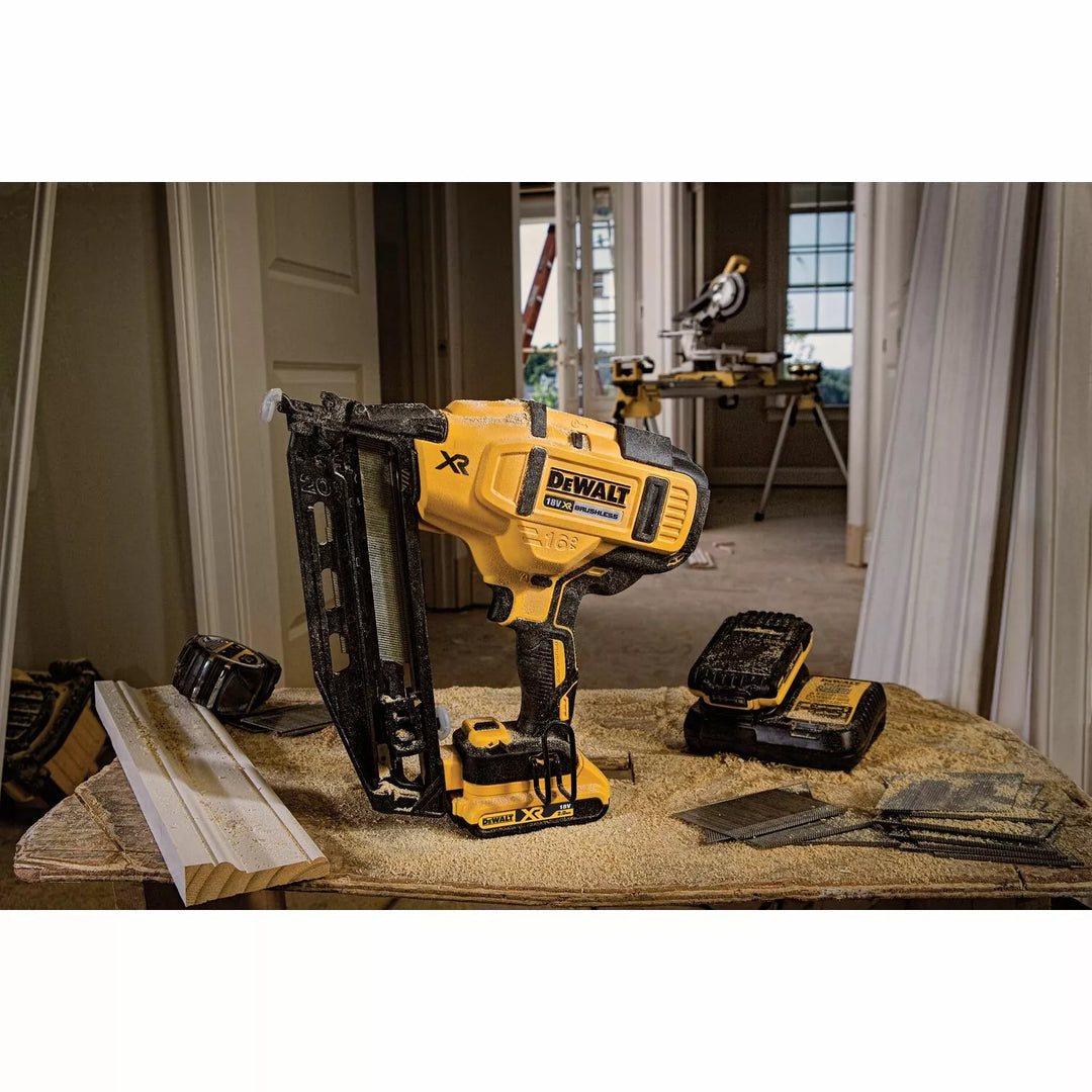 DeWALT DCN660NT-XJ 18V Li-ion XR Cordless Finish Nailer, Bare Tool in TSTAK — 32-63mm — 16 Gauge — Brushless