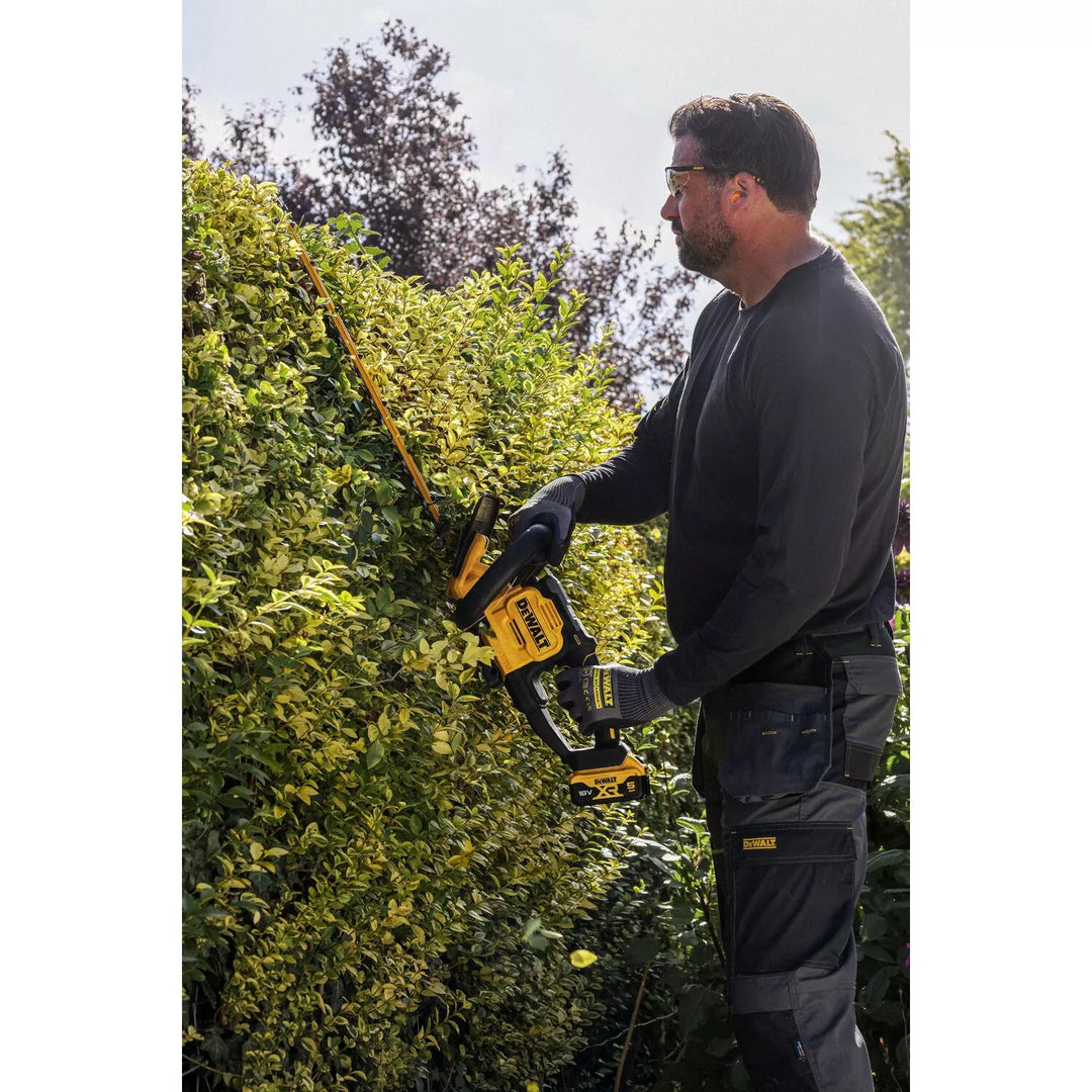 DeWALT DCMHT567P1 18V Li-ion XR Cordless Hedge Trimmer Set (1x 5.0Ah) – 24"