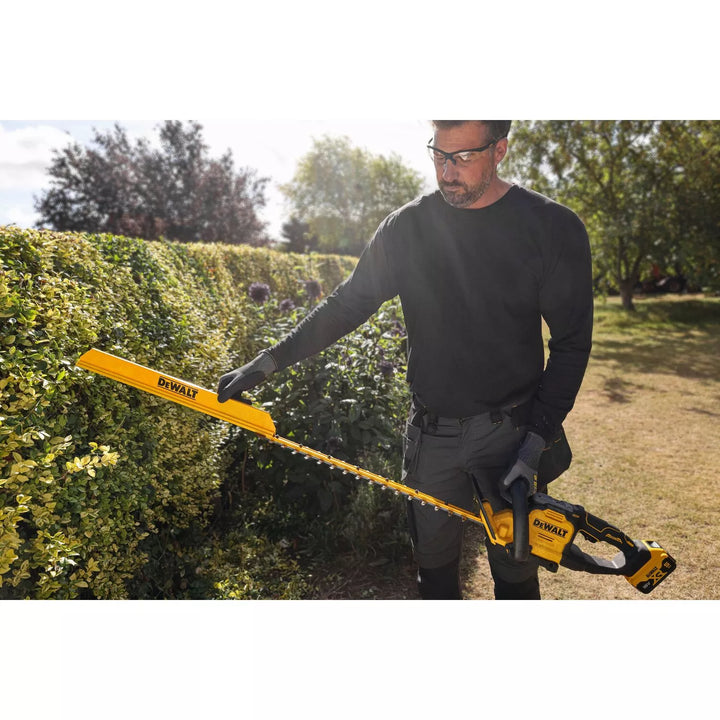 DeWALT DCMHT567P1 18V Li-ion XR Cordless Hedge Trimmer Set (1x 5.0Ah) – 24"