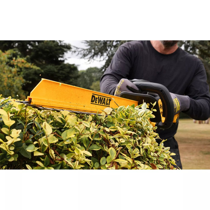 DeWALT DCMHT567P1 18V Li-ion XR Cordless Hedge Trimmer Set (1x 5.0Ah) – 24"